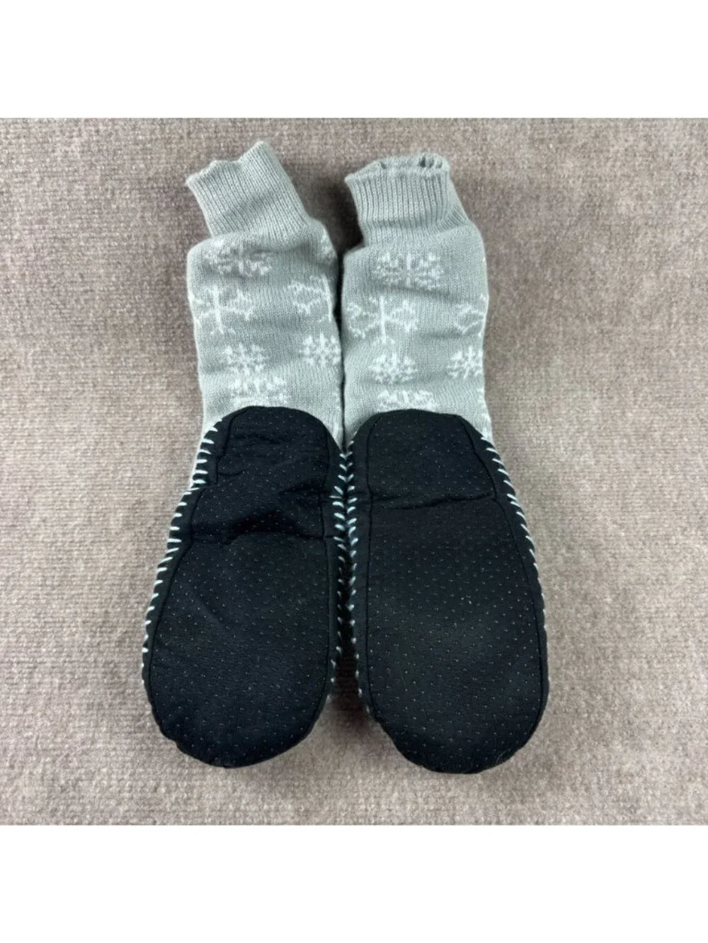 Vintage Y2K Polar Bear Slipper Socks Size S M Grey Snowflake Grip Sole Moccasins